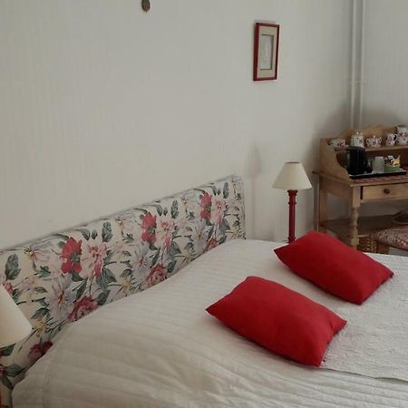 Chambre D'Hotes Marchand Angers Esterno foto