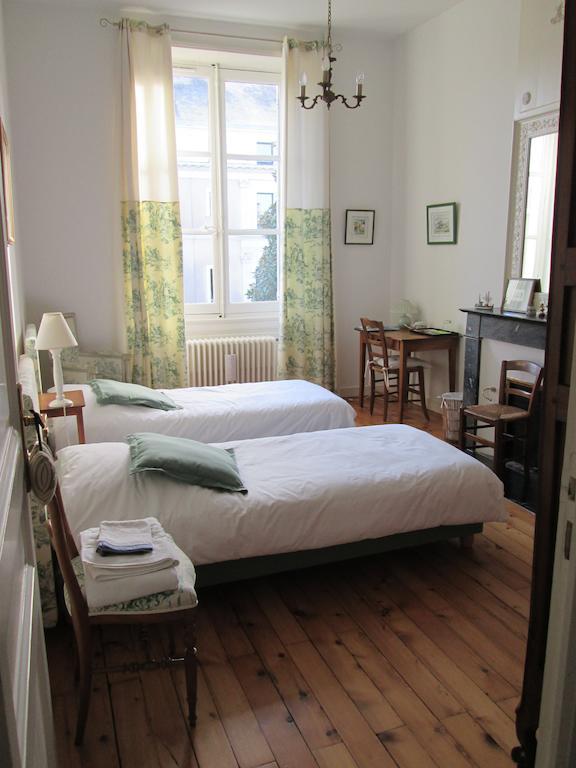 Chambre D'Hotes Marchand Angers Esterno foto
