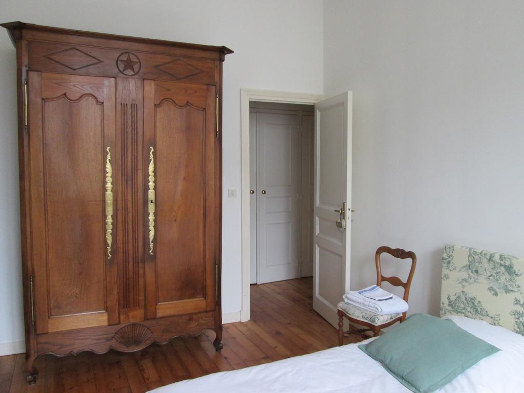 Chambre D'Hotes Marchand Angers Esterno foto