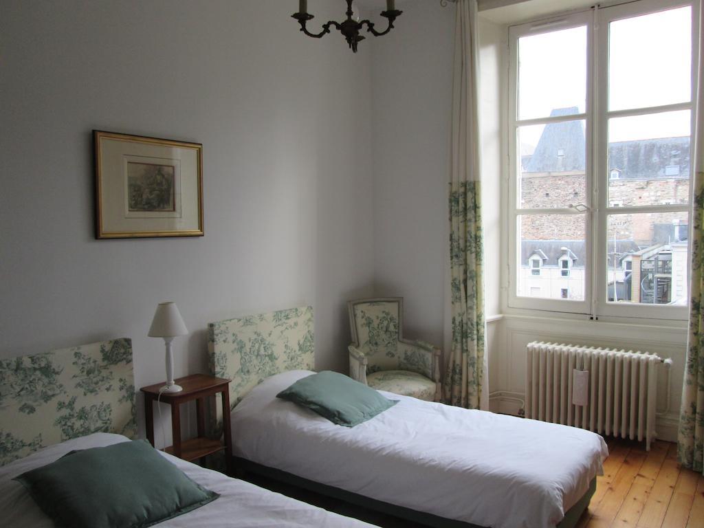 Chambre D'Hotes Marchand Angers Esterno foto